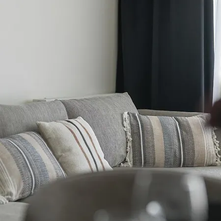 Family In With 2 Parking Spaces, 3 Bedrooms And Balcony By Renters Апартаменты Познань