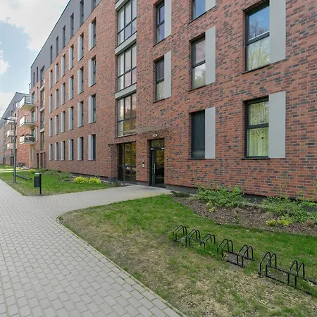 Апартаменты Family In With 2 Parking Spaces, 3 Bedrooms And Balcony By Renters *