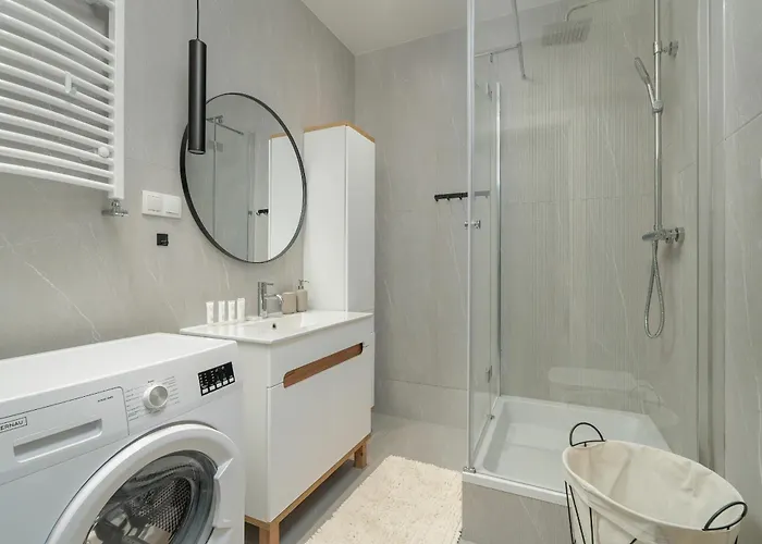 Appartement Family In With 2 Parking Spaces, 3 Bedrooms And Balcony By Renters