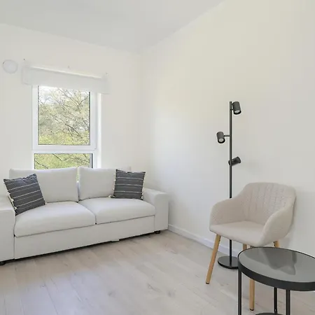 Apartamento Family In With 2 Parking Spaces, 3 Bedrooms And Balcony By Renters