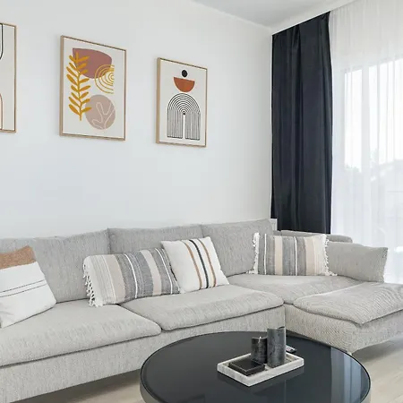 Family In With 2 Parking Spaces, 3 Bedrooms And Balcony By Renters Apartment Poznan