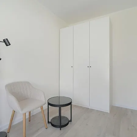 דירה Family In With 2 Parking Spaces, 3 Bedrooms And Balcony By Renters