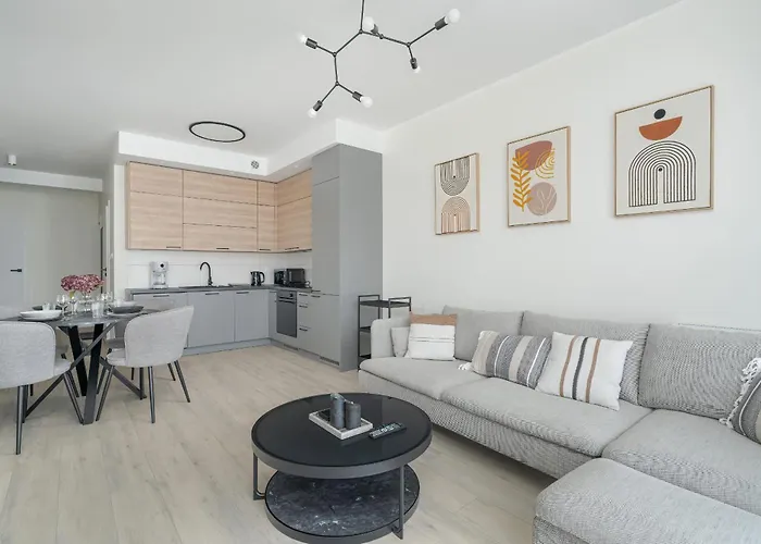 شقة Family In With 2 Parking Spaces, 3 Bedrooms And Balcony By Renters *